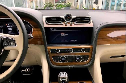 2023 Bentley Bentayga V8