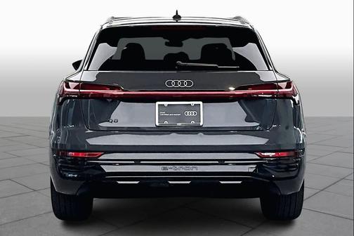 2024 Audi Q8 e-tron Prestige