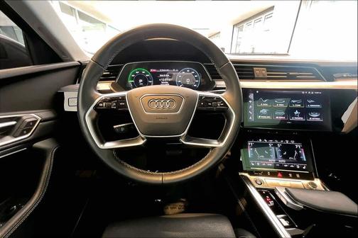 2024 Audi Q8 e-tron Prestige