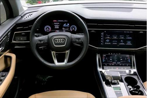 2023 Audi Q7 45 Premium Plus