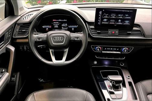 2022 Audi Q5 45 S line Premium Plus