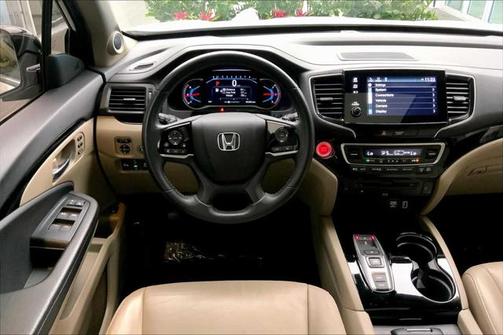 2022 Honda Pilot Touring 8-Passenger