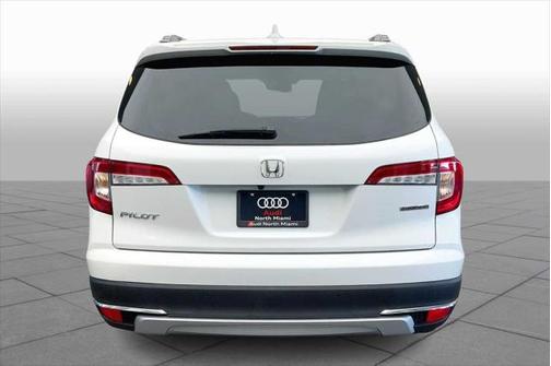 2022 Honda Pilot Touring 8-Passenger