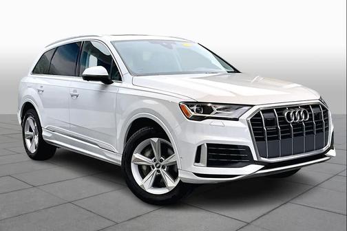 2023 Audi Q7 45 Premium Plus