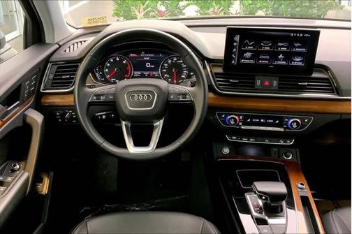 2023 Audi Q5 40 Premium