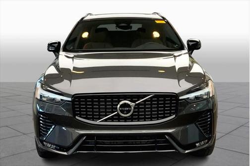 2023 Volvo XC60 B5 Plus Dark Theme