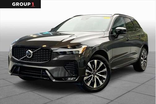 2023 Volvo XC60 B5 Plus Dark Theme