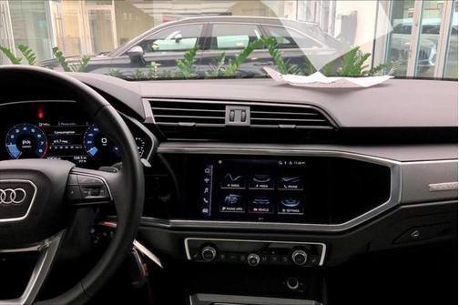 2022 Audi Q3 45 S line Premium