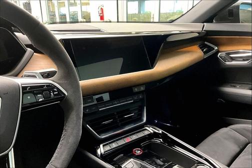 2023 Audi e-tron GT Premium Plus quattro