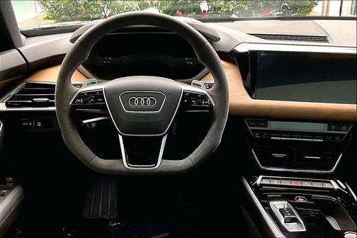 2023 Audi e-tron GT Premium Plus quattro