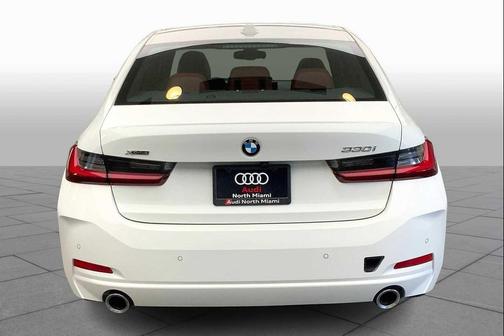 2025 BMW 330 i xDrive