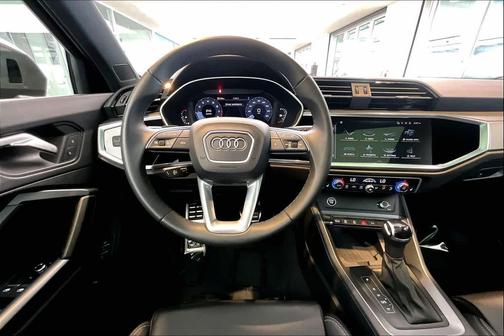 2025 Audi Q3 Premium 45 TFSI S line quattro Tiptronic