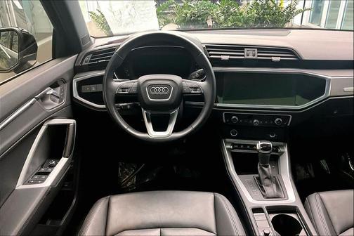 2023 Audi Q3 Premium 45 TFSI S line quattro Tiptronic
