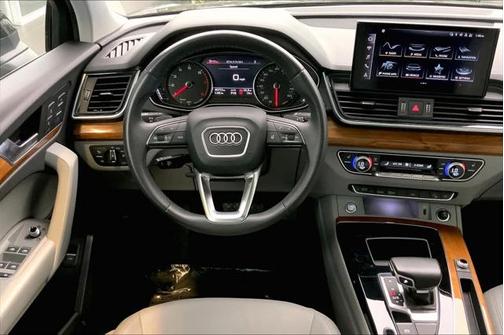 2022 Audi Q5 45 S line Premium