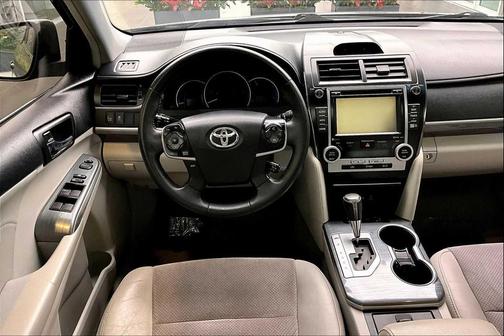 2014 Toyota Camry Hybrid XLE