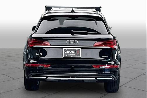 Brilliant Black 2023 Audi Q5 40 Premium