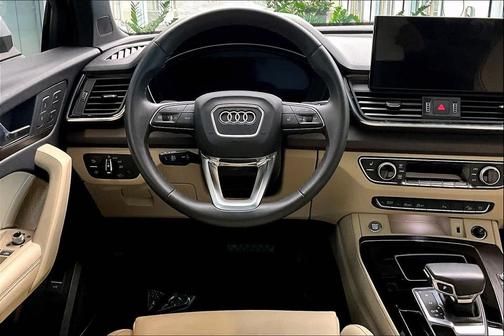 2023 Audi Q5 45 S line Premium Plus