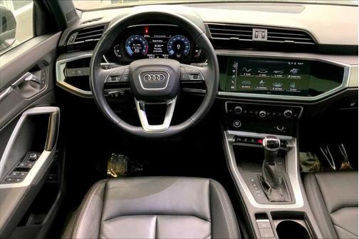 2024 Audi Q3 Premium 45 TFSI S line quattro Tiptronic