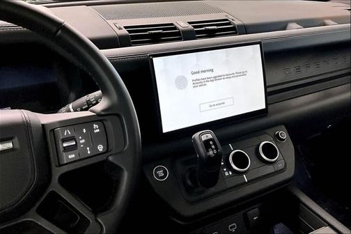 2024 Land Rover Defender 130 P400 Outbound