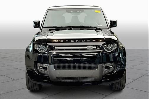 2024 Land Rover Defender 130 P400 Outbound