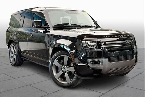 2024 Land Rover Defender 130 P400 Outbound