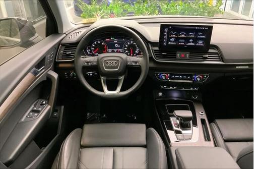 2024 Audi Q5 45 S line Premium