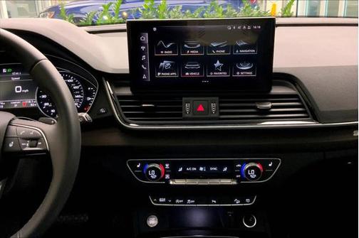 2024 Audi Q5 45 S line Premium
