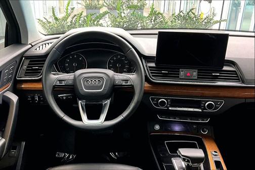 2023 Audi Q5 45 S line Premium