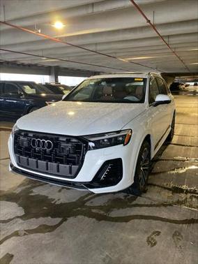 2025 Audi Q7 45 Premium Plus