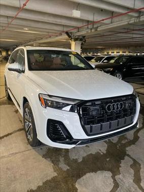 2025 Audi Q7 45 Premium Plus