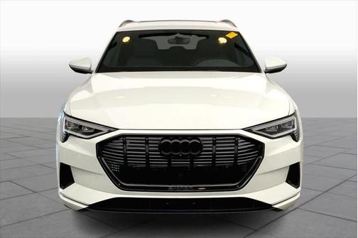 2022 Audi e-tron Premium Plus