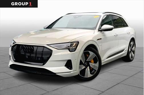 2022 Audi e-tron Premium Plus