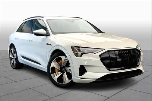 2022 Audi e-tron Premium Plus