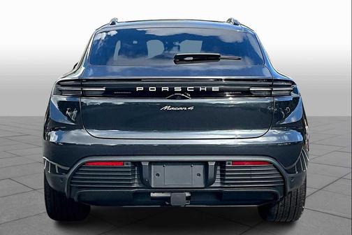 2024 Porsche Macan 4