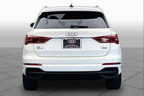 Arkona White 2024 Audi Q3 Premium 45 TFSI S line quattro Tiptronic