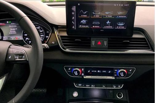 2024 Audi Q5 45 S line Premium