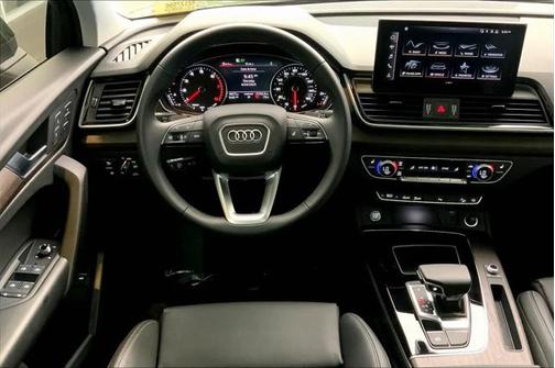 2024 Audi Q5 45 S line Premium