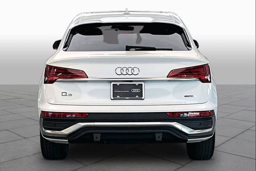 Ibis White 2023 Audi Q5 45 S line Premium Plus
