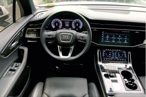 2025 Audi Q7 55 Prestige