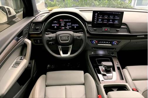 2024 Audi Q5 45 S line Premium Plus