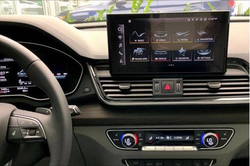 2024 Audi Q5 45 S line Premium Plus