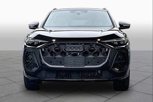 Mythos Black me 2026 Audi Q5 Premium Plus TFSI quattro S tronic