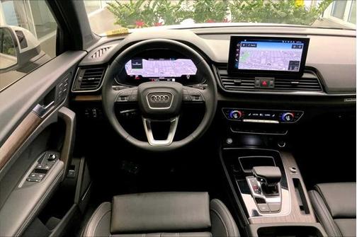 2024 Audi Q5 45 S line Premium Plus