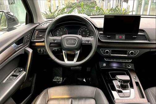 2023 Audi Q5 40 Premium