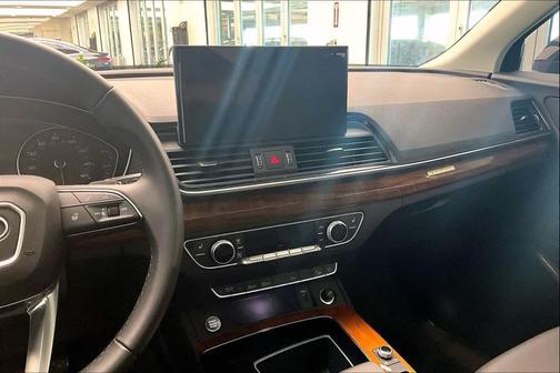 2023 Audi Q5 40 Premium