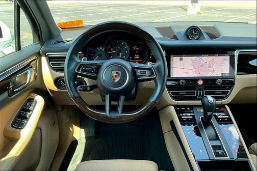 2025 Porsche Macan AWD