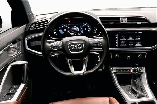 Mythos Black Metallic 2022 Audi Q3 45 S line Premium
