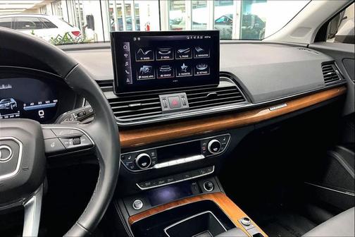2023 Audi Q5 45 S line Premium Plus