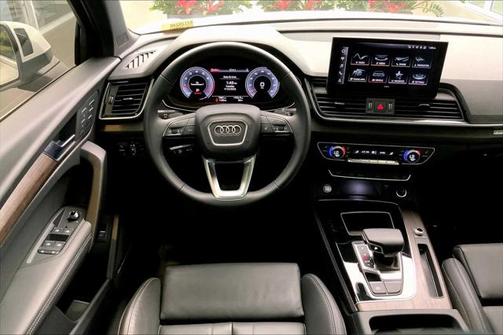 2024 Audi Q5 45 S line Premium Plus