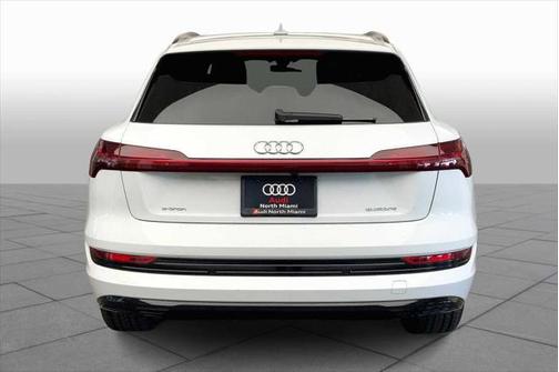 2022 Audi e-tron Premium